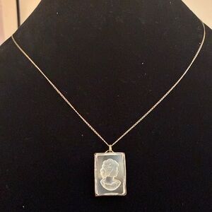 Beautiful Vintage 1940’s P.P.C 14TGF Glass Cameo On A Gold Chain 18” Inches